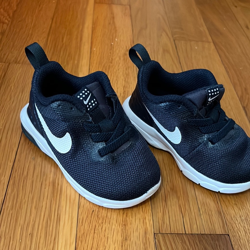 Nike boys sneakers